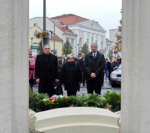 56-ra emlékeztünk 30